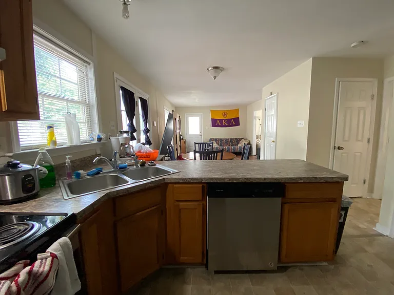 1608 Wallace St — Photo 22