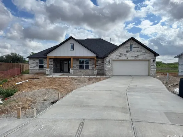 1586 Vista View Drive, Pleasanton, TX 78064