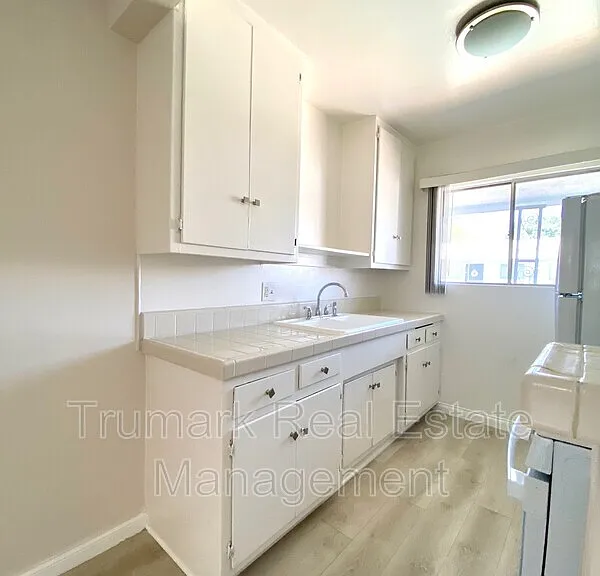 585 E Washington Blvd #35 — Photo 5