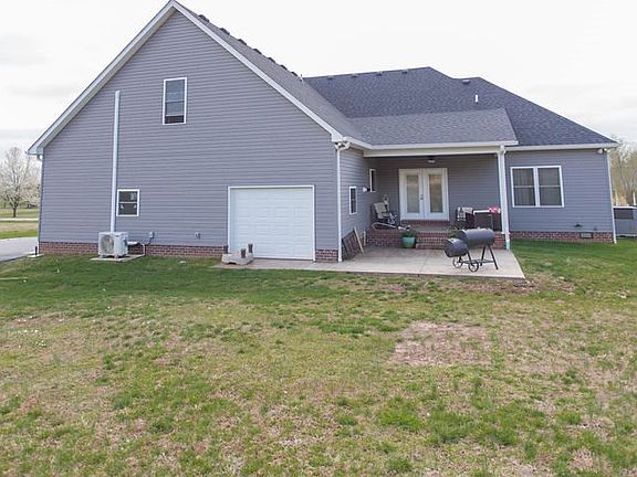 5th image of 128 Logan Ln