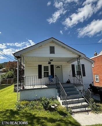 2nd image of 926 W Walden St