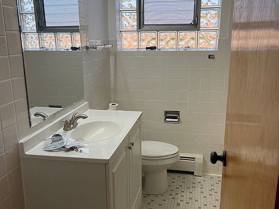 3rd image of 6432 W Gunnison St #3E