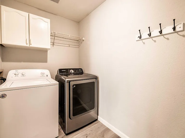 2601 Autumn Blaze Ave — Photo 9