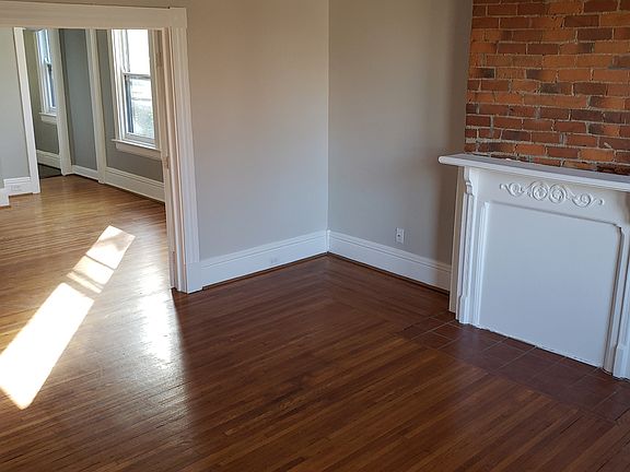2nd image of 2330 Ashland Ave APT 2