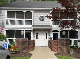 605 Curzon Ct APT 103, Howell, MI 48843