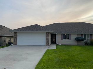 905 W Meadow Ridge Rd, Norfolk, NE 68701