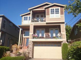 2517 25th Ave W, Seattle, WA 98199