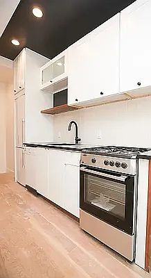 3rd image of 1115 Lafayette Ave #5A