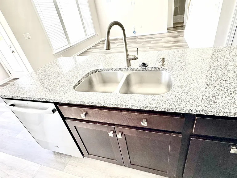 1135 Overlake Dr — Photo 13