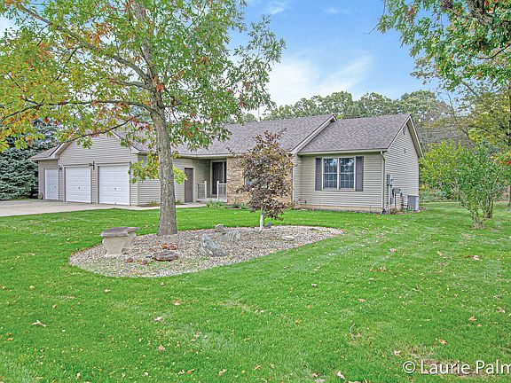 3rd image of 610 Skyview Dr