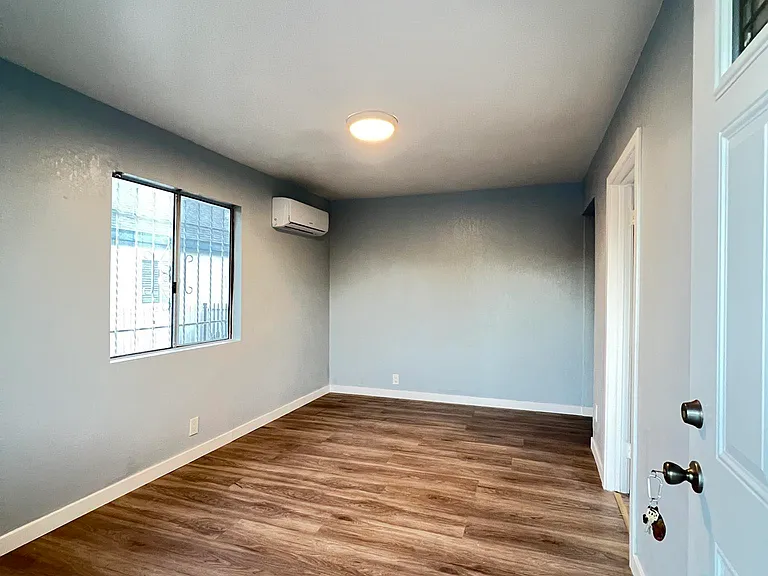 3851 Cimarron St — Photo 4