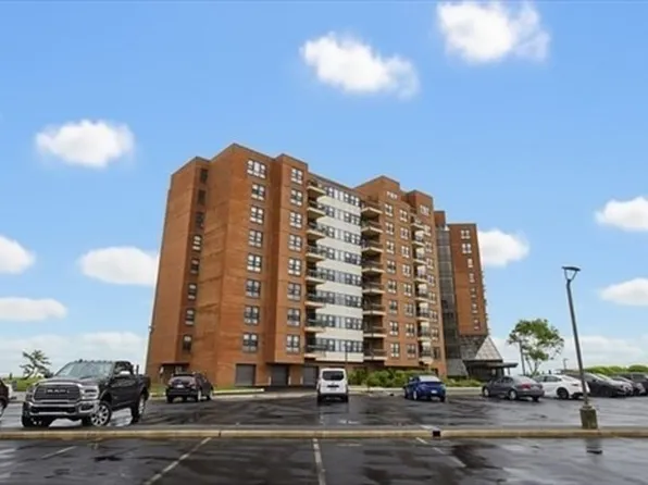 1 Seal Harbor Rd APT 413, Winthrop, MA 02152