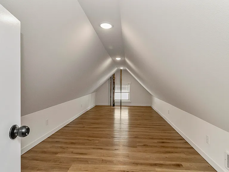 816 S Sullivan St #B — Photo 7