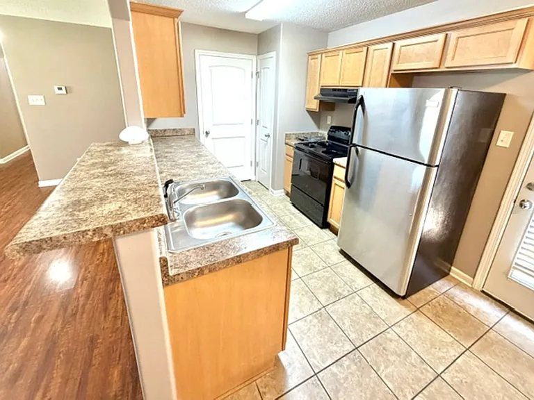 7948 Jadewood Cv — Photo 4