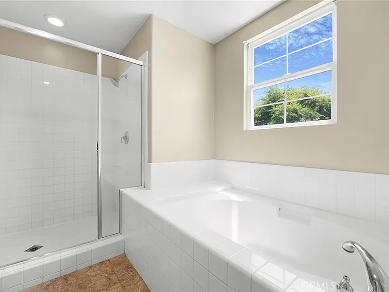 62 Middlebury Ln — Photo 21