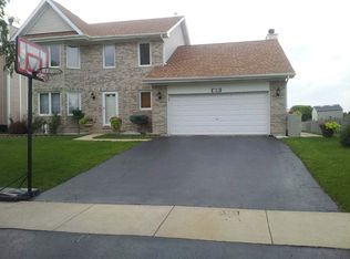 752 Countryside Dr, Bolingbrook, IL 60490