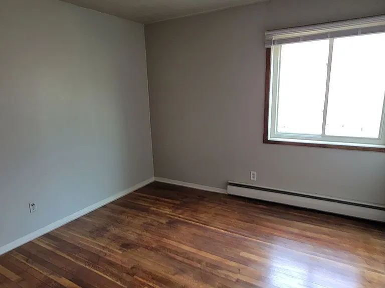 4635 S. 23rd Street - 12 Unit + Parking Lot — Photo 2