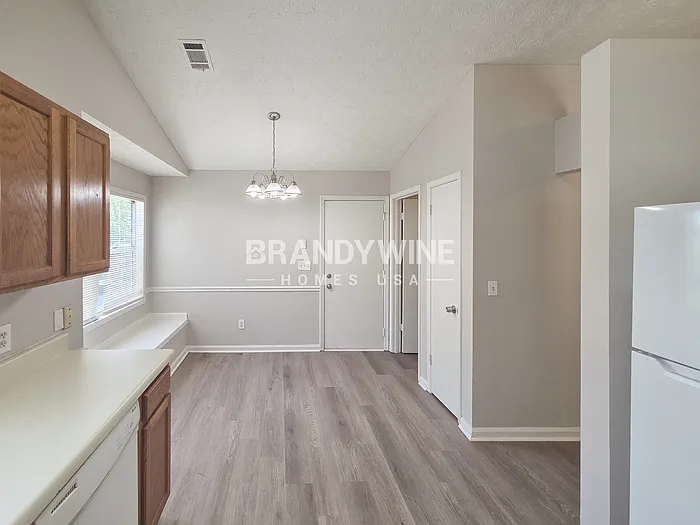 5900 Homestead Cir — Photo 9