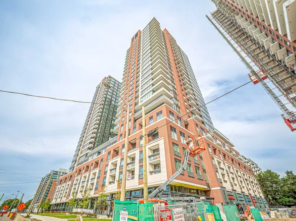 4010 Eglinton Ave W, Etobicoke, ON