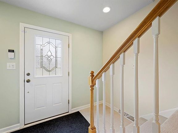 3rd image of 140 S Chapel Dr