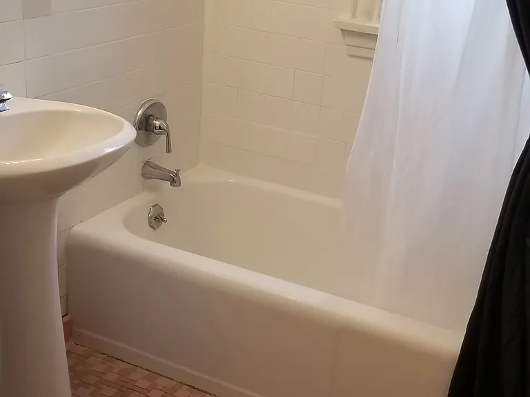 2410 University Ave NE #1 — Photo 15