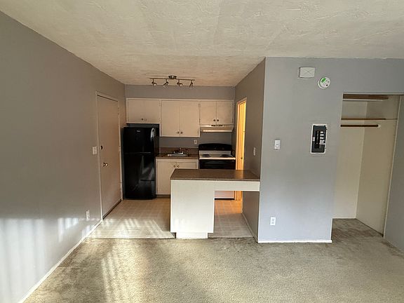 3rd image of 320 S Lane St APT 27