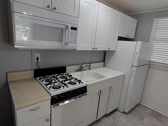 2nd image of 7 Southwood Dr