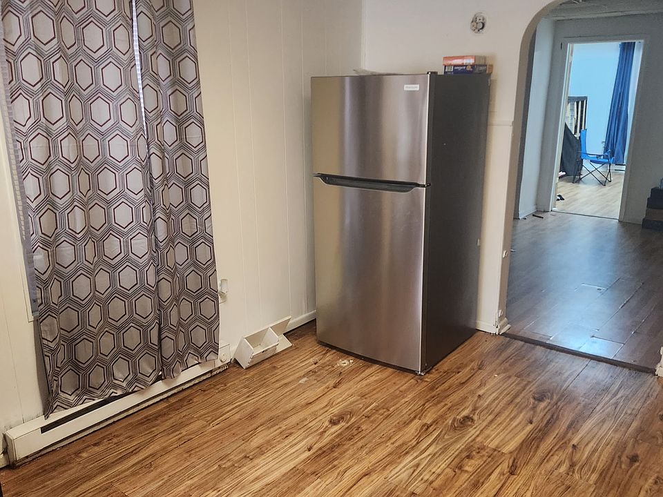 2nd image of 303 State St #1