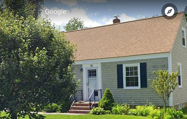 32 Loraine St — Photo 1