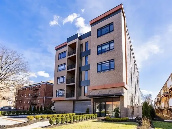 310 W Jersey St, Elizabeth, NJ