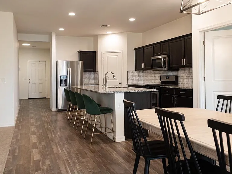 4590 W Foldwing Dr — Photo 4