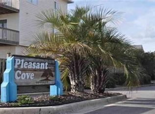 51 Oak Dr S, Surf City, NC 28445