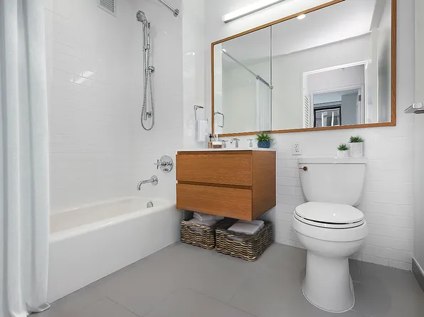 7 West 21st Street image 10 of 24