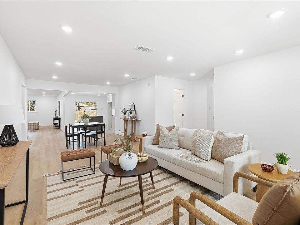 1st image of 1017 Sierra Dr