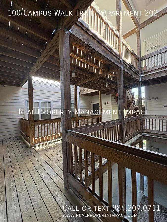 Three Bed/Three Bath Condo-Style Living Close to Elon University Campus — Photo 3