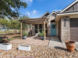 612 Heritage Dr, Navasota, TX 77868