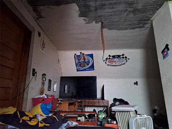 4th image of 182 Dakota Ave