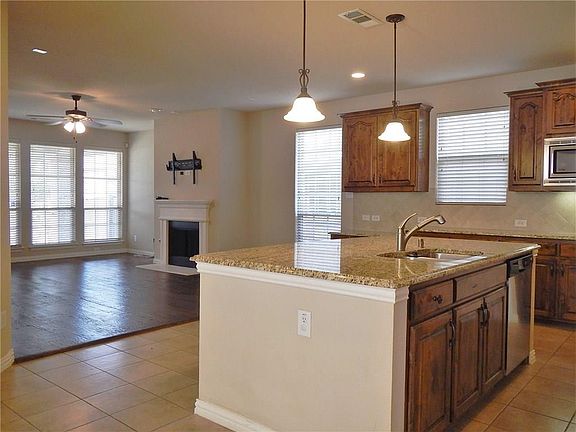 4th image of 108 Liones Ln