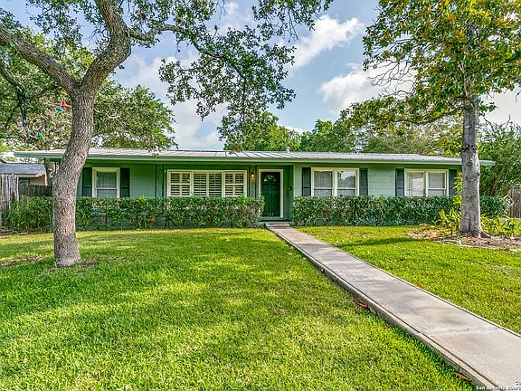 2nd image of 547 ROBINHOOD PL