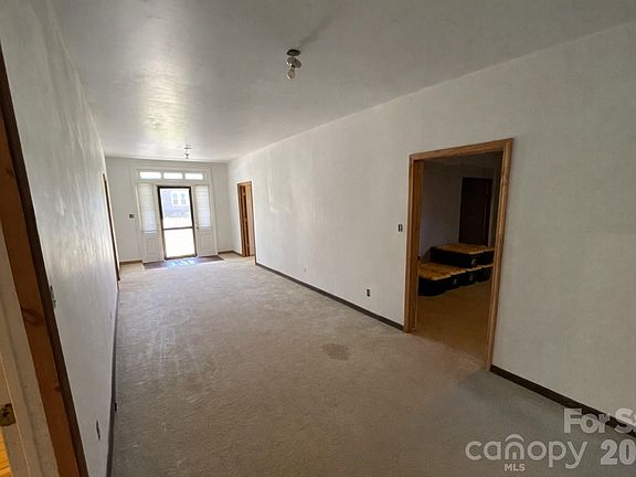 3rd image of 416 W Liberty St
