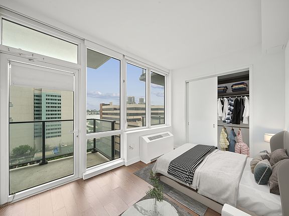 3rd image of 605 W 42nd St APT 15T