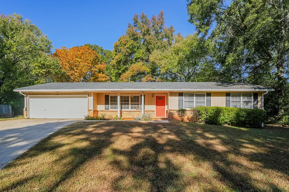 4 bed, 2.0 bath, 1801 sqft, $1,905 — Photo 1