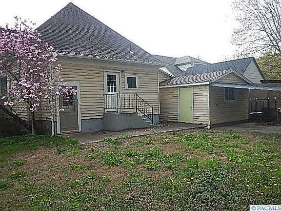 3rd image of 551 Pleasant St