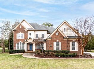10230 Annie Oakley Trl, Mint Hill, NC 28227