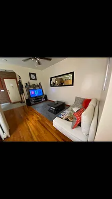 Rented by Bond New York | media 7