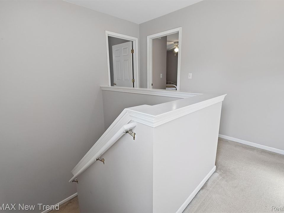 8795 Cove Ct, photo 19