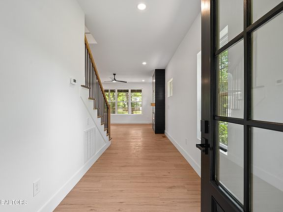 4th image of 320 Avenue B