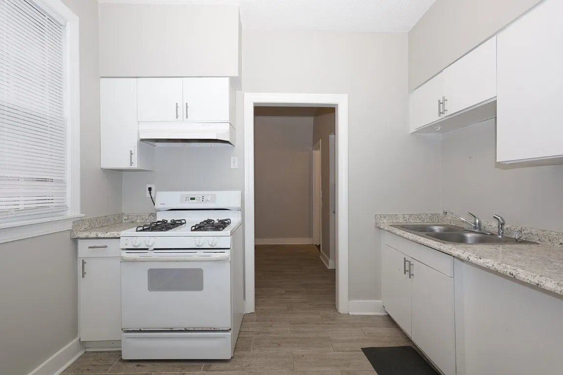 2367 Forest Avenue - 2 — Photo 3