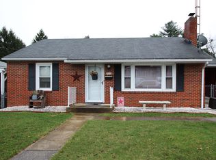 208 Nottingham Rd, Hagerstown, MD 21740