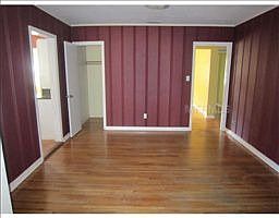 5th image of 109 W King St